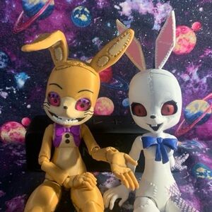 Khajiit has wares, if you have coin.